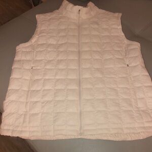 The North face Thermoball vest in great condition, no size tag but is XL